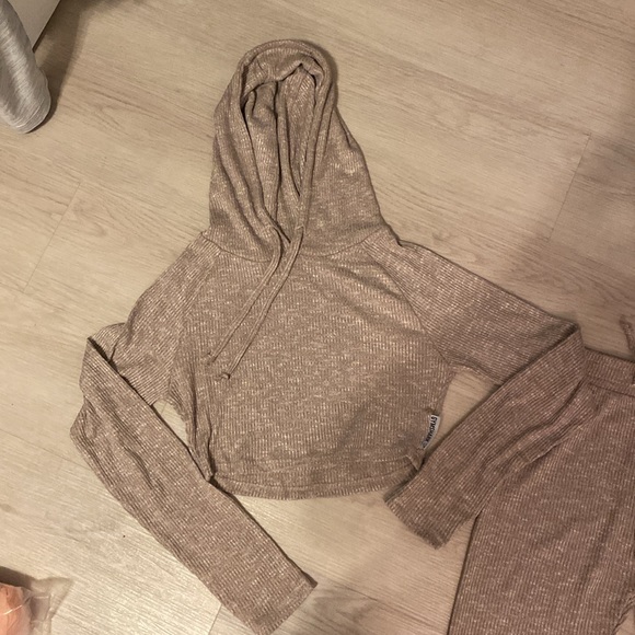 Beige Gymshark Slounge Set - Picture 3 of 3